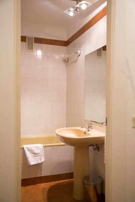 Un Elegante Piso Para Descubrir Madrid Exterior foto